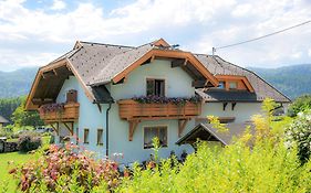 Ferienwohnungen am See Haus Spitzer